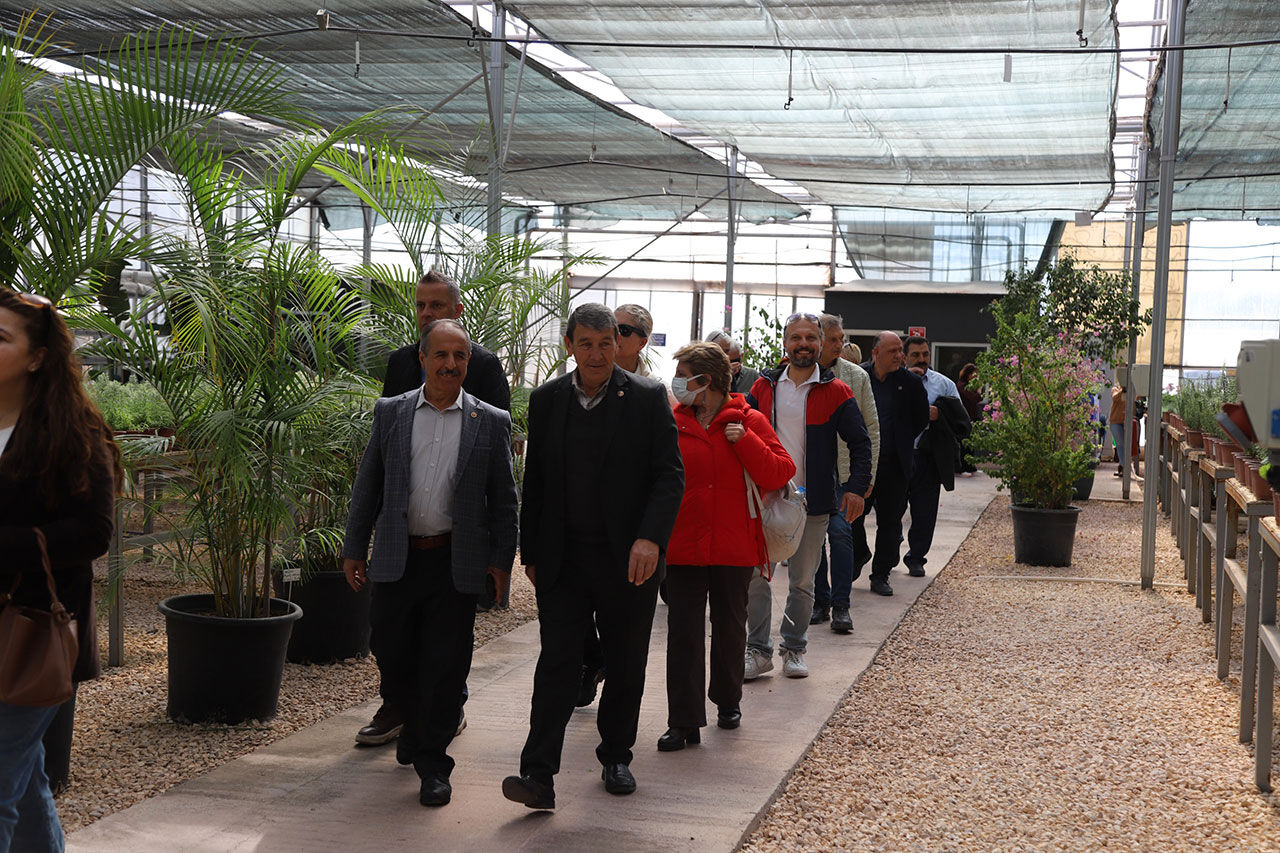 M U H T A R L A R, B Ü Y Ü K Ş E H R İ N Ö R N E K P R O J E L E R İ N İ Y E R İ N D E İ N C E L E D İ (2)