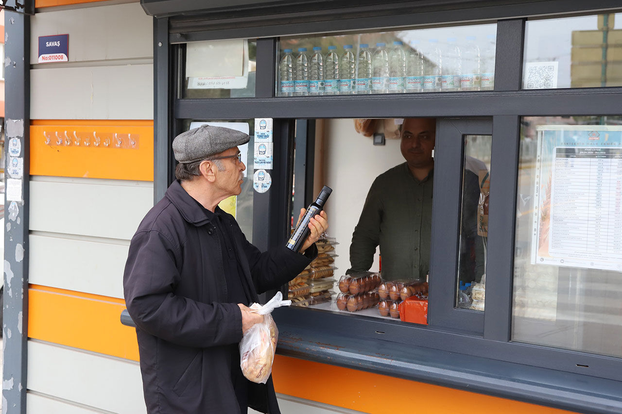 Ö D Ü L L Ü D O R L İ O N Z E Y T İ N Y A Ğ I A R T I K H A L K E T M A R K E T V E H A L K E K M E K B Ü F E L E R İ N D E (6)