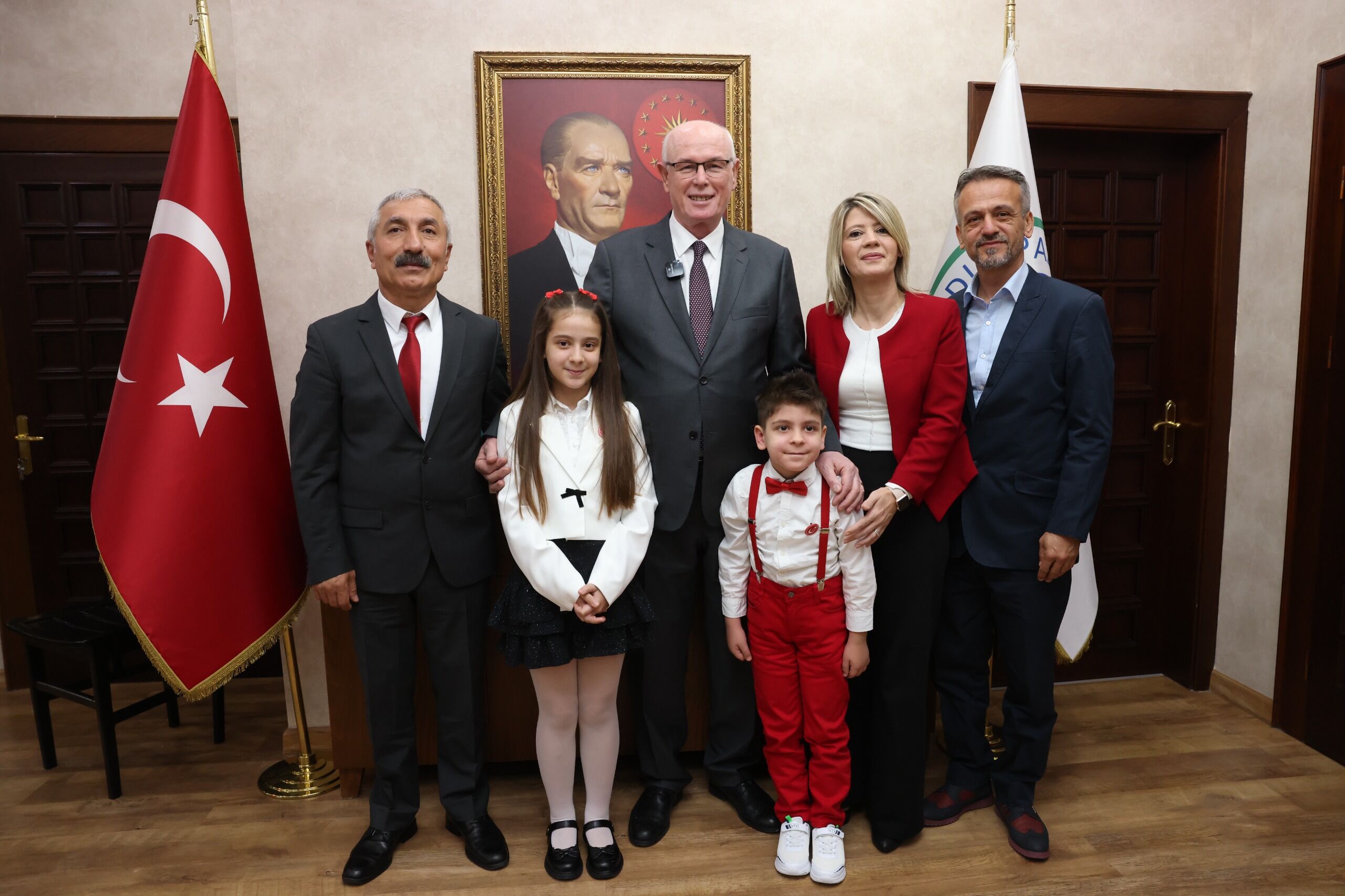 Odunpazarı’nda 23 Nisan Geleneği Sürdü Başkanlık Makamı Minik Melis’e Emanet (1)