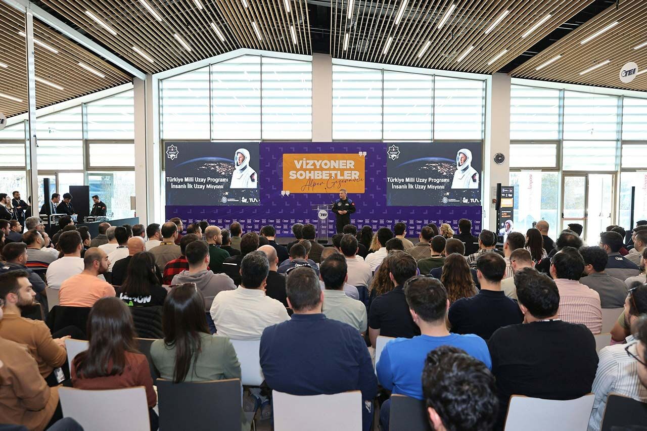 T E I, Vizyoner Sohbetler’de İlk Türk Astronot Alper Gezeravcı’yı Ağırladı (3)