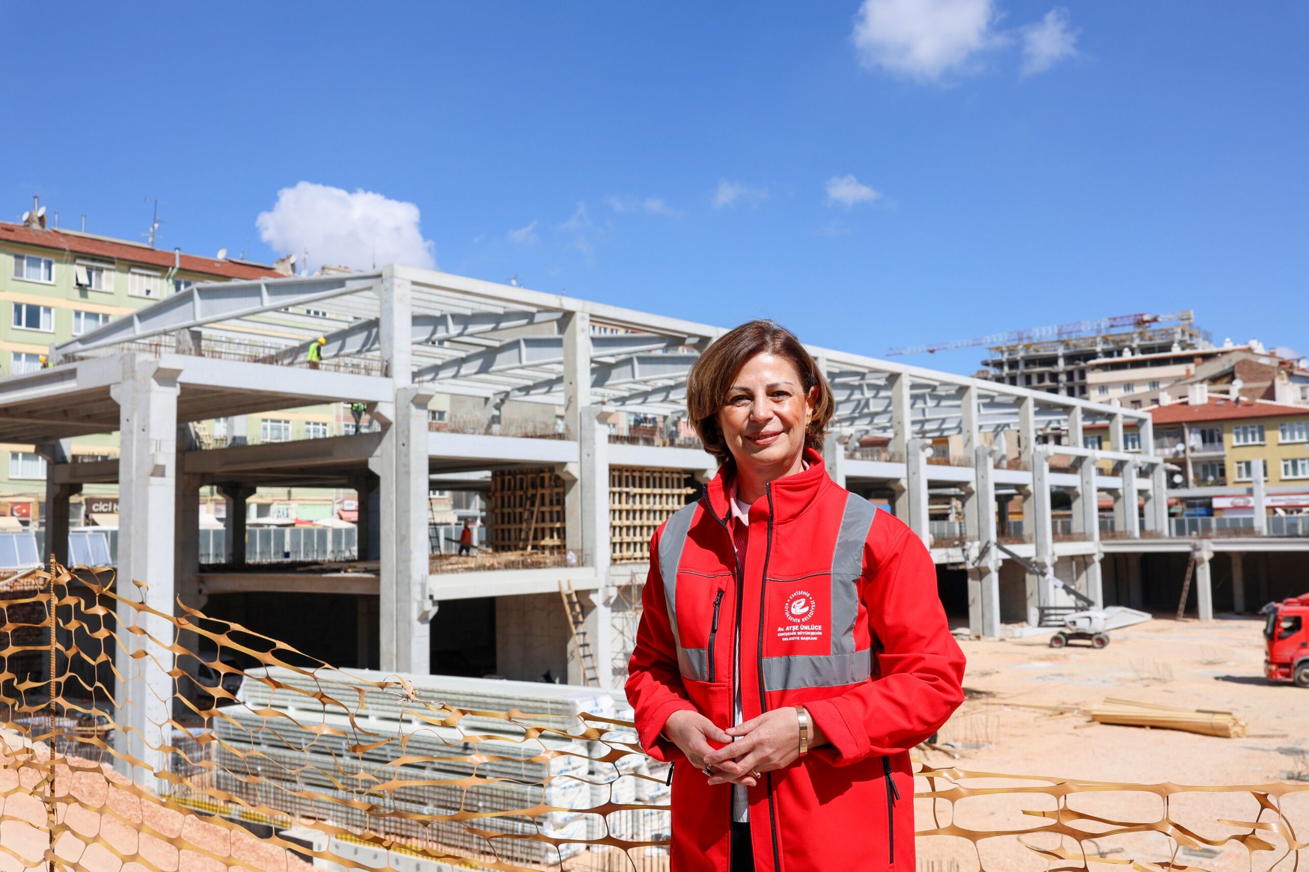 Kurtuluş Kapali Pazar Yeri̇ İnşaatinin Yüzde 50Si̇ Tamamlandi (1)