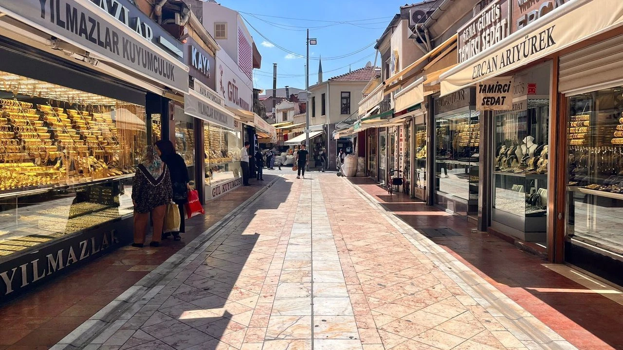 Eskişehir’de kuyumcuların pazar çalışma saatleri değişti