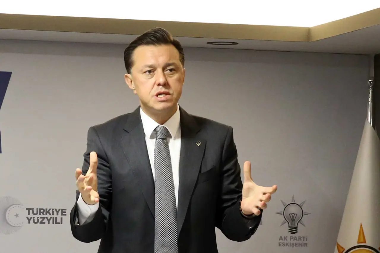 Nebi Hatipoğlu’ndan Büyükşehir Belediyesi’ne eleştiri: “Verilen sözlerin önemli bölümü tamamlanmadı”