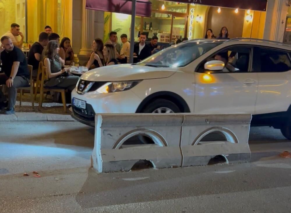 Eskişehir'de vatandaşları isyan ettiren görüntüler: Otomobile kamyon kornası taktı!