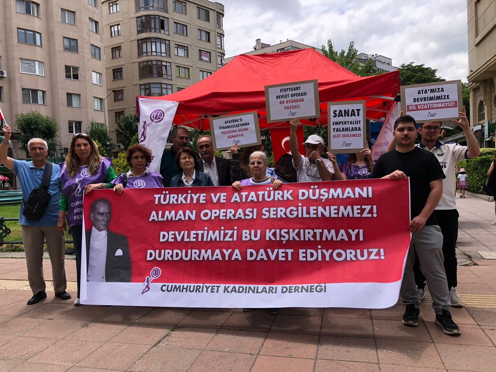 Cumhuriyet Kadınları Derneği’nden Alman operasına tepki: Eskişehir’de imza kampanyası başlatıldı