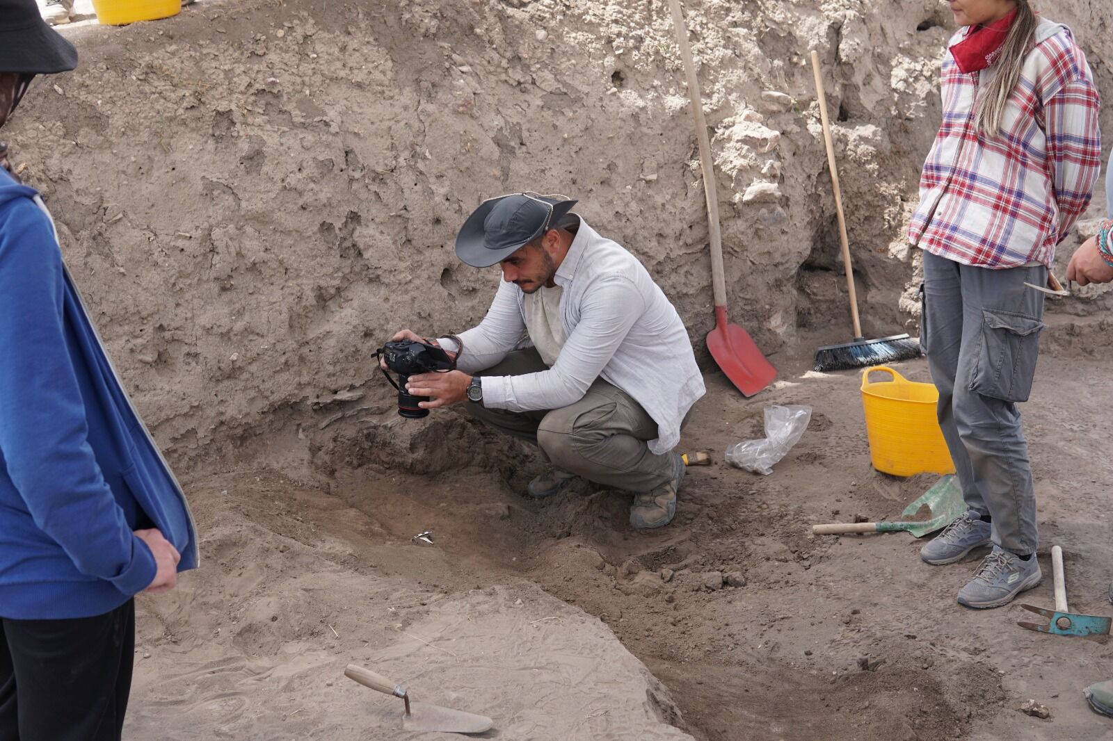 Genç Gönüllüler Küllüoba Arkeoloji̇ Kampinda Tari̇hle Buluştu (8)