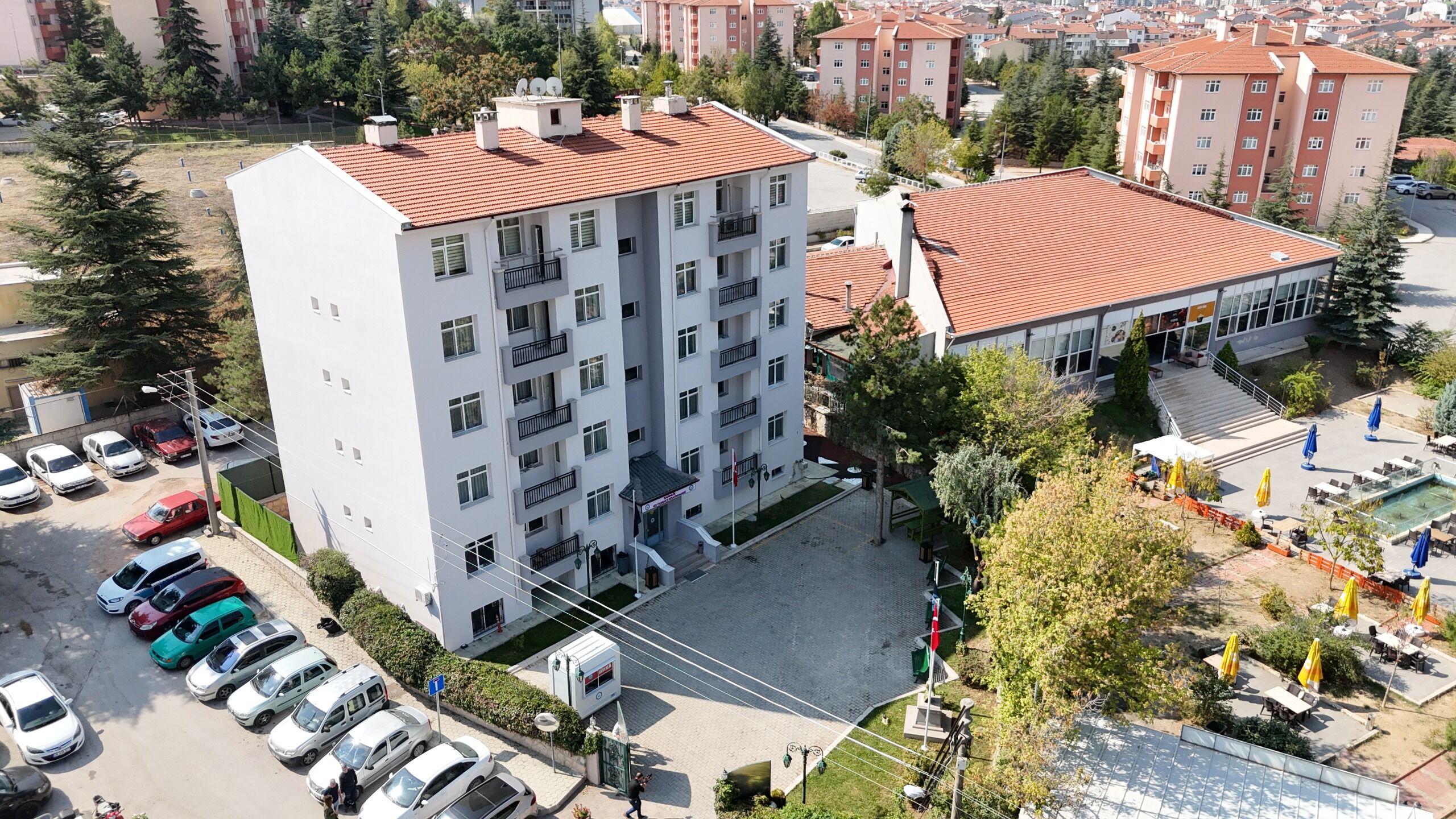 Bademli̇k Kiz Öğrenci̇ Mi̇safi̇rhanesi̇’nde Yeni̇ Dönem Başvurulari Başliyor (1)