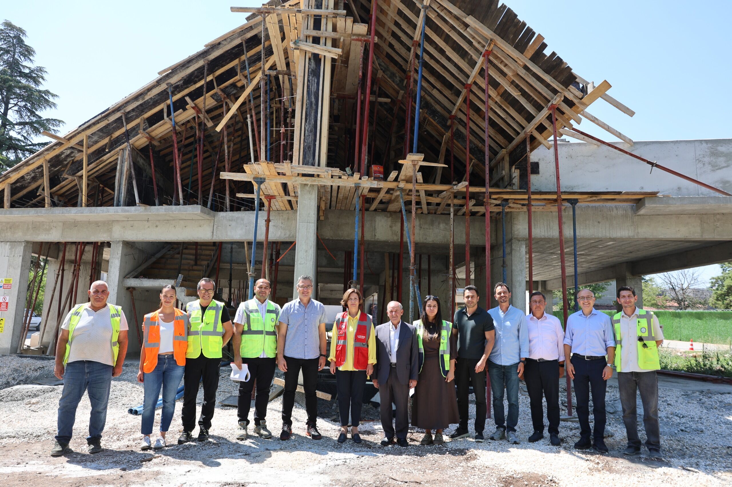 Başkan Ayşe Ünlüce, Sazova Çocuk Evi̇ İnşaatini Yeri̇nde İnceledi̇ (2)