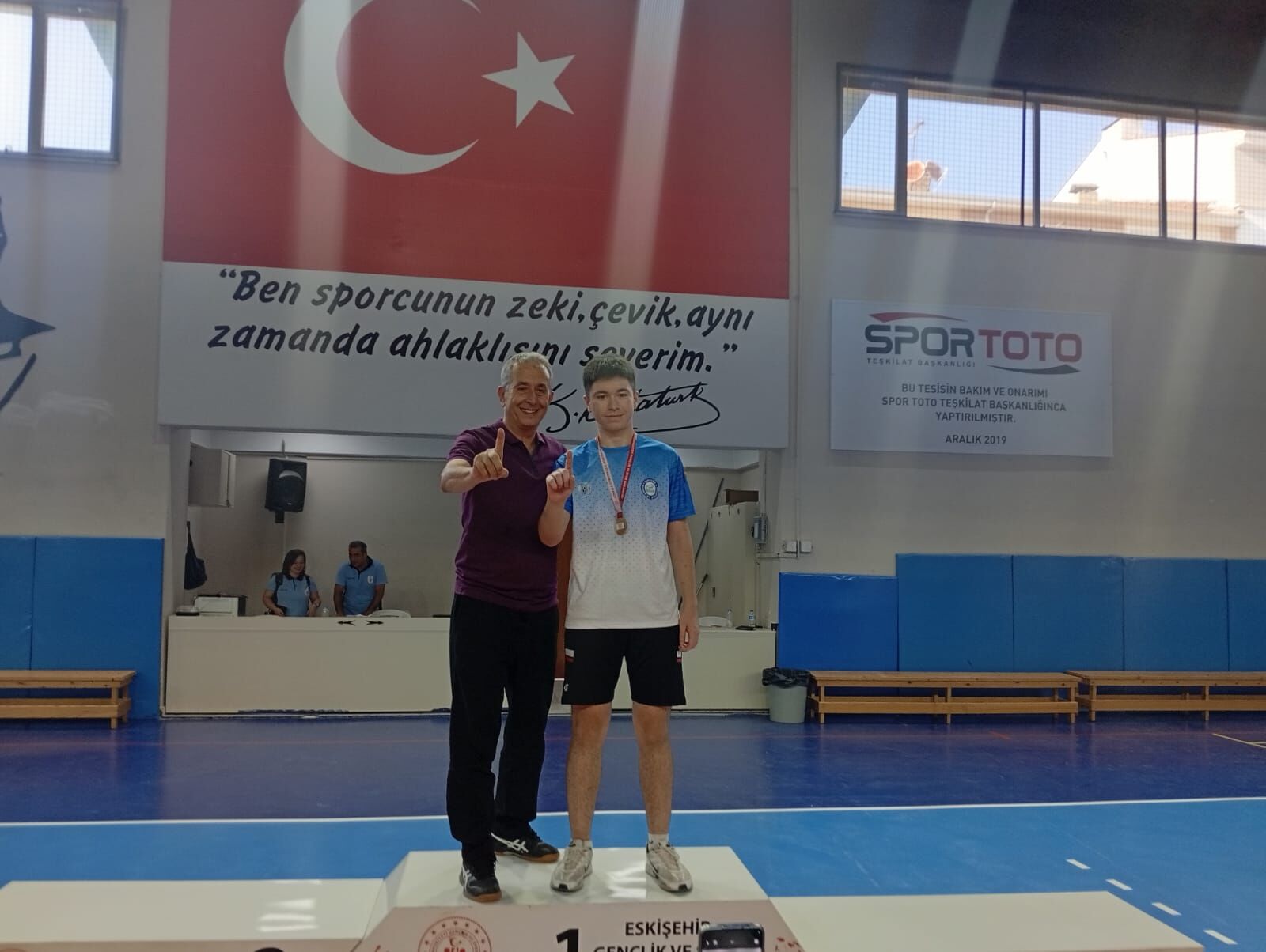 Eski̇şehi̇r Büyükşehi̇r Spor Kulübü’nden Masa Teni̇si̇nde Çi̇fte Başari (2)