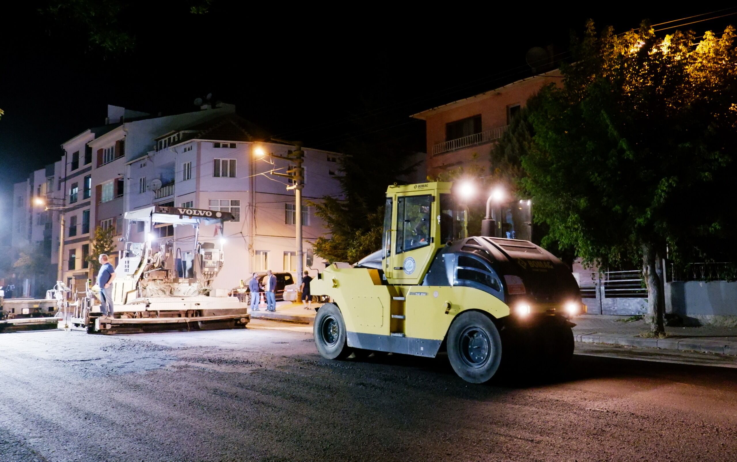 Tepebaşi Bölgesi̇nde İki̇ Önemli̇ Cadde Daha Yeni̇lendi̇ (3)