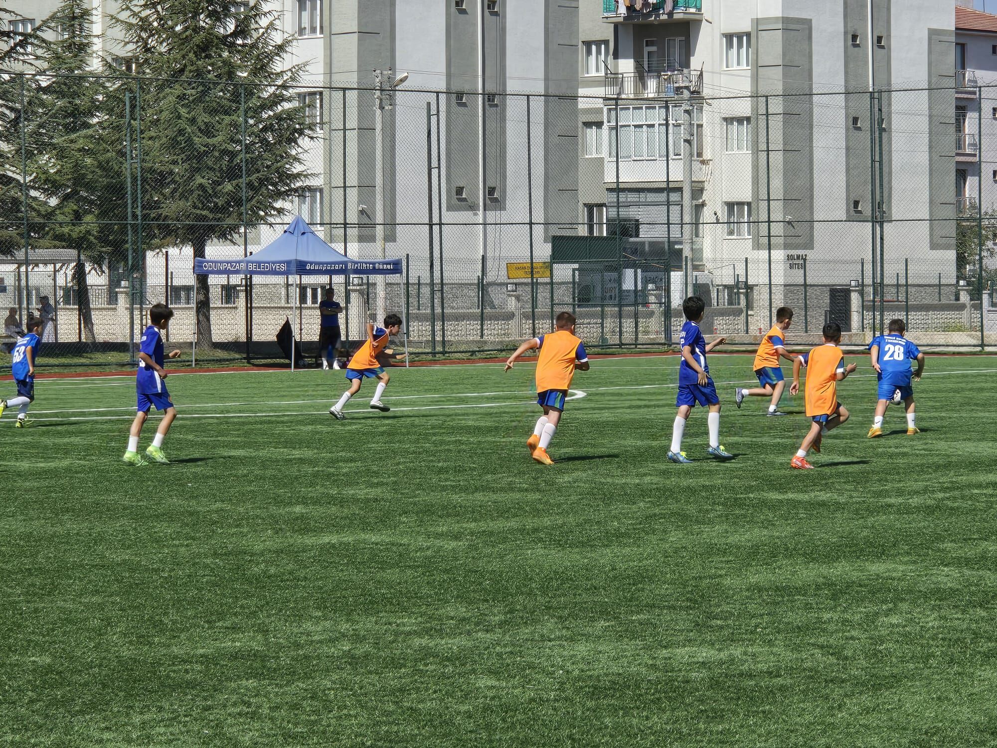 Yaz Spor Okulları Futbol Turnuvası'nda Dostluk Kazandı (5)