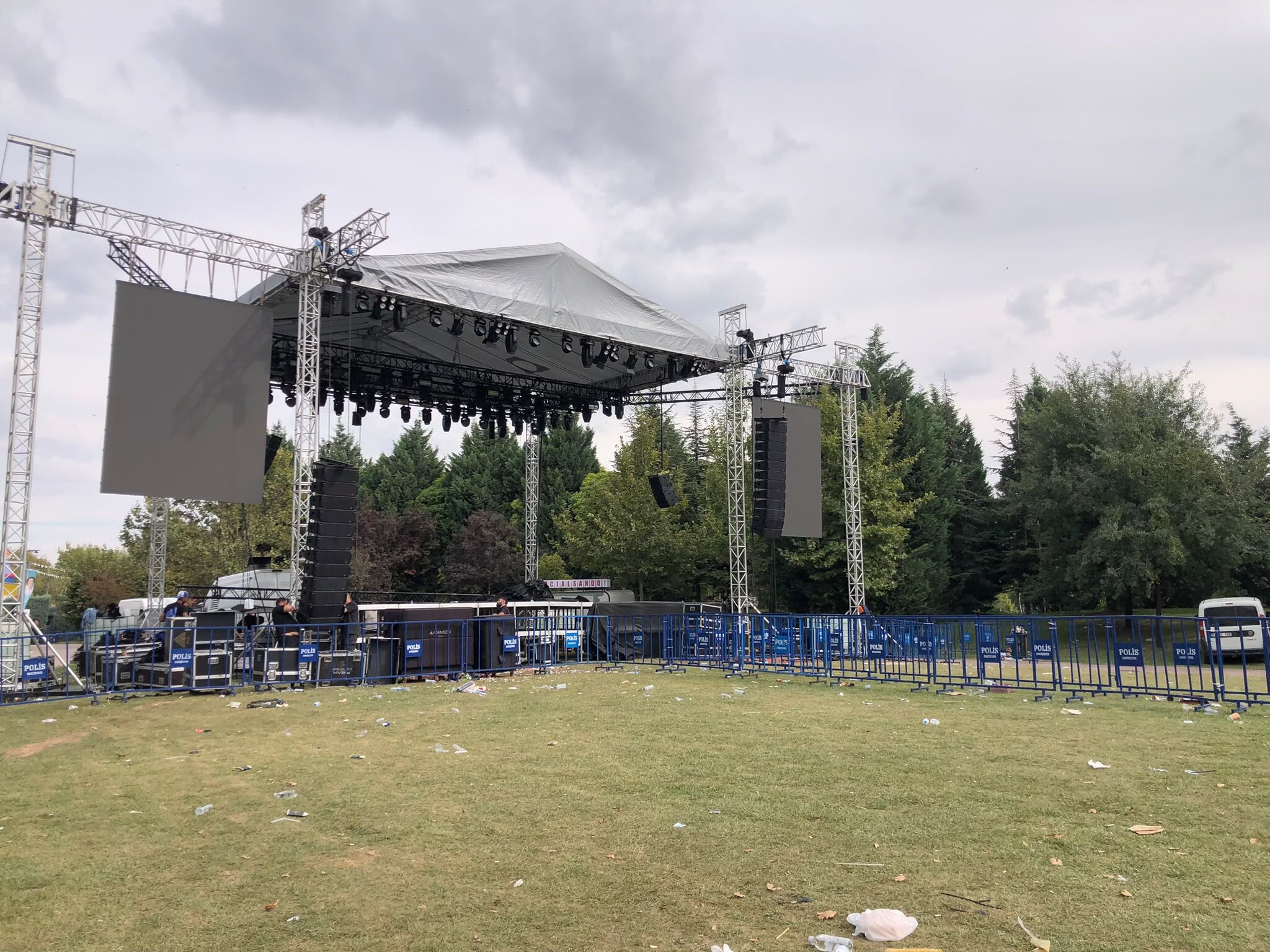 Eskişehir'de festival krizi büyüdü: Stant sahipleri polis çağırdı