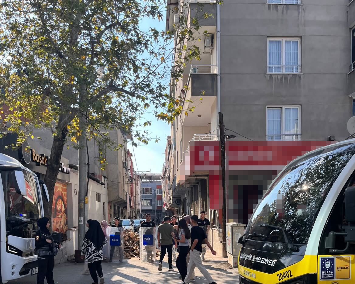 Çay ocağı önünde silahlı saldırı: 1 yaralı
