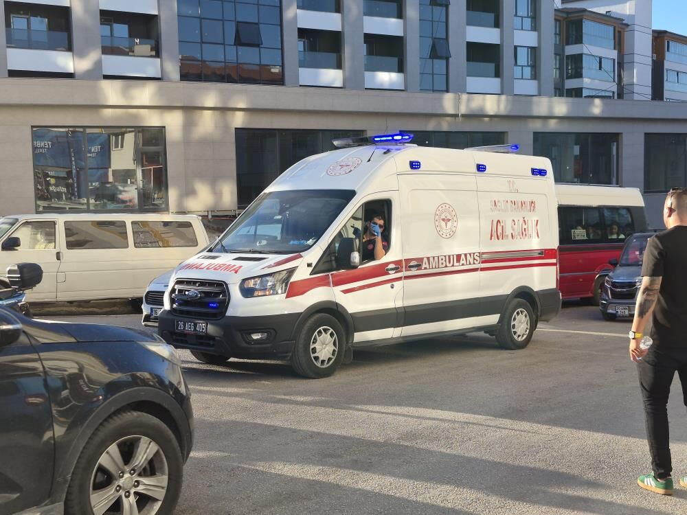 Eskişehir’de 12 yaşındaki çocuğa araç çarptı: Hastaneye kaldırıldı