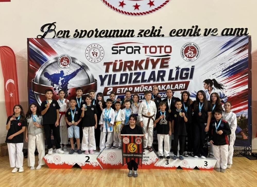 Mavi Spor'dan 19 madalya