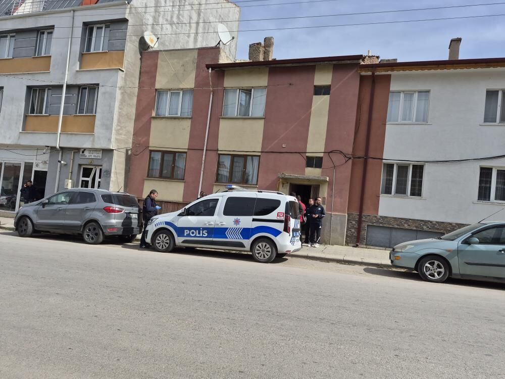 Eskişehir’de 52 yaşındaki adam apartmanın merdiveninde ölü bulundu