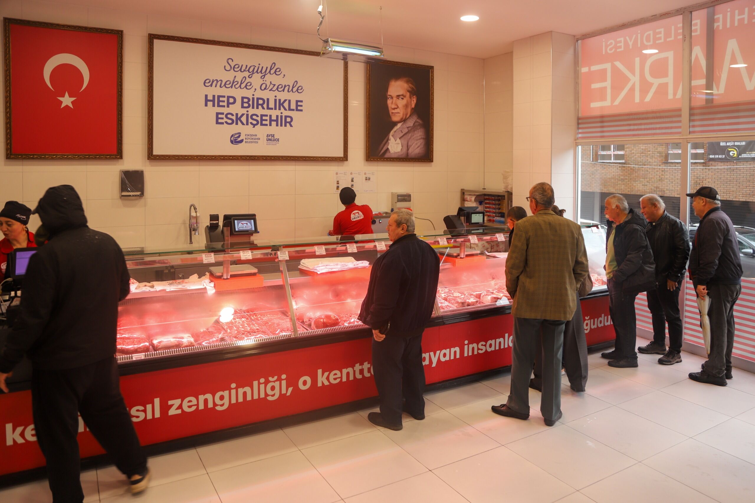 Halk Et Marketler 1 Yaşinda! (1)