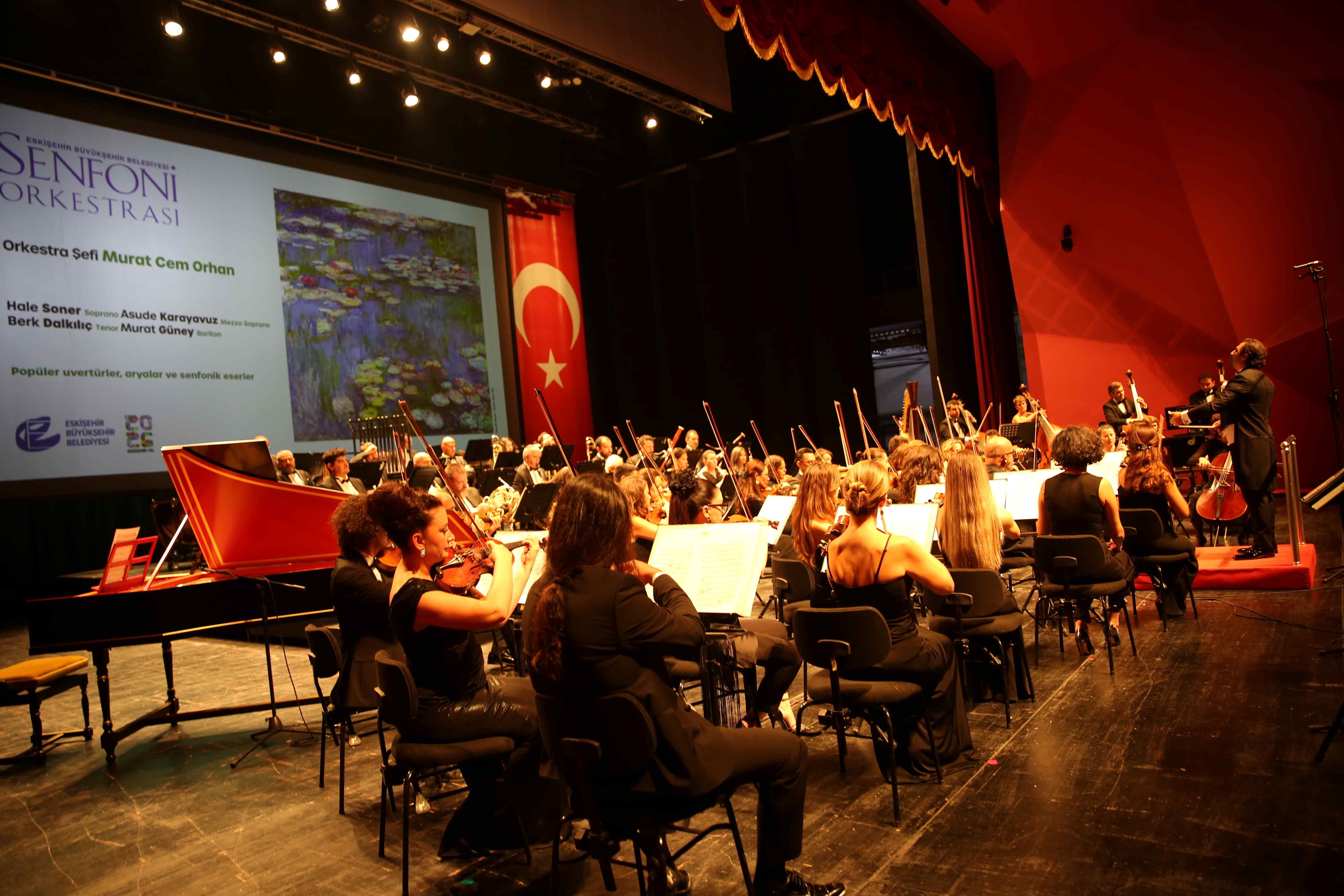 Senfoni̇ Orkestrasi Yeni̇ Sezonu Opera Ve Operet Eserleri̇yle Açti (8)