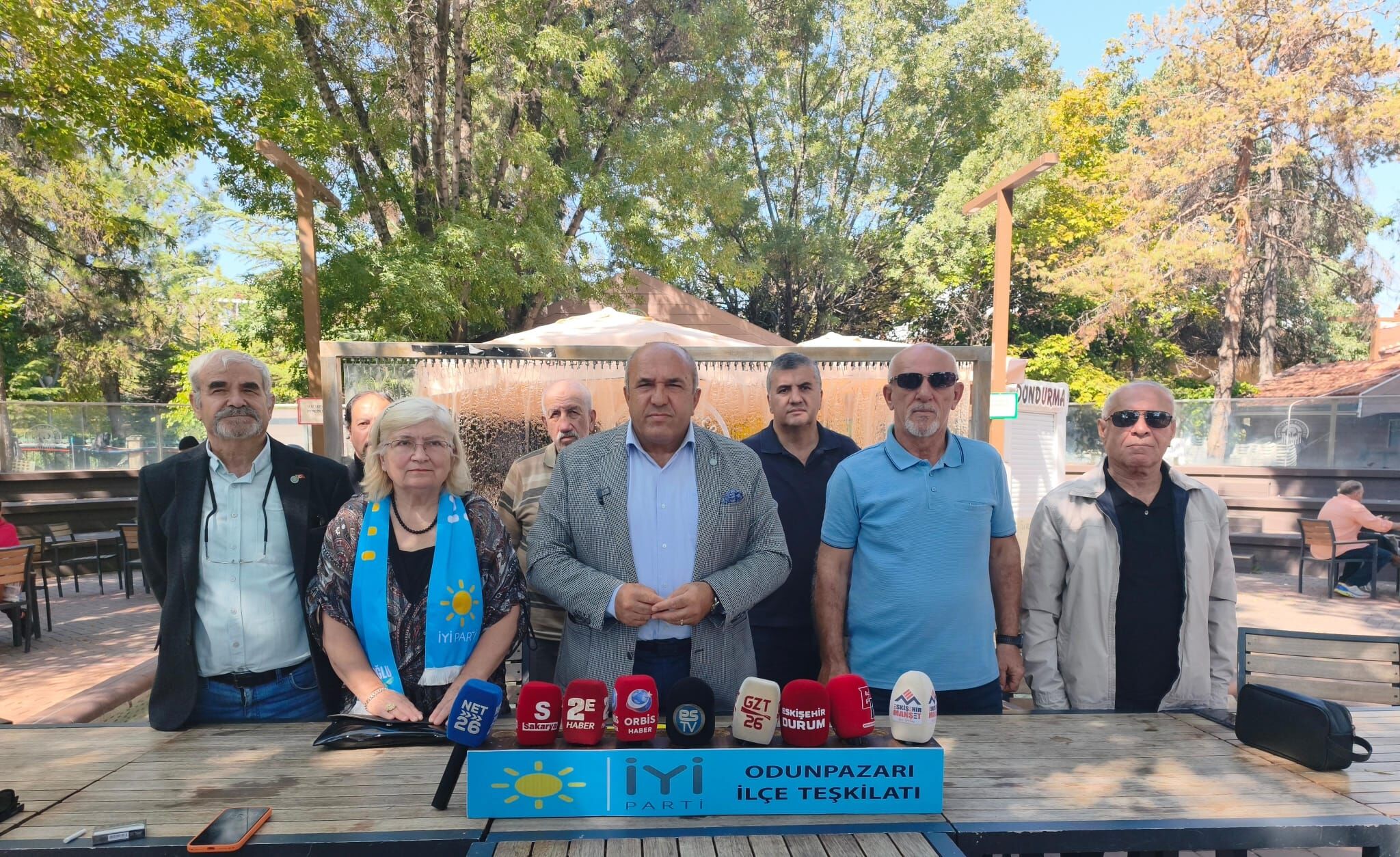 İYİ Partili Yer’den AVM ve esnaf çıkışı: “Bakkallar, terziler yalnızca hafızamızda kalmasın”