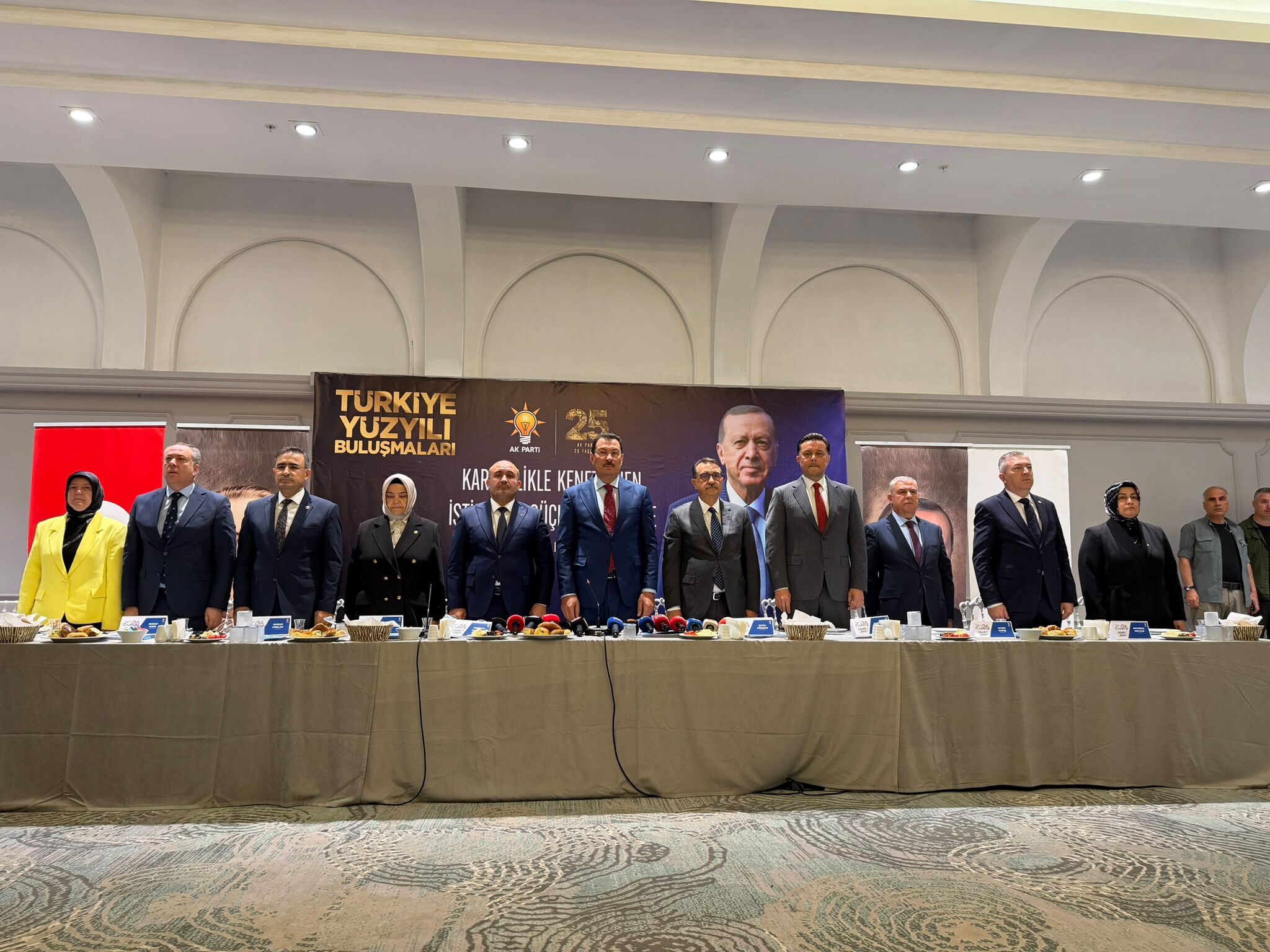 AK Parti Eskişehir’de sahaya indi: Yatırımlar ve seçim gündemde