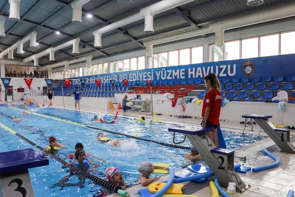 Eskişehir Büyükşehir'den yüzme öğrenmek isteyenlere fırsat