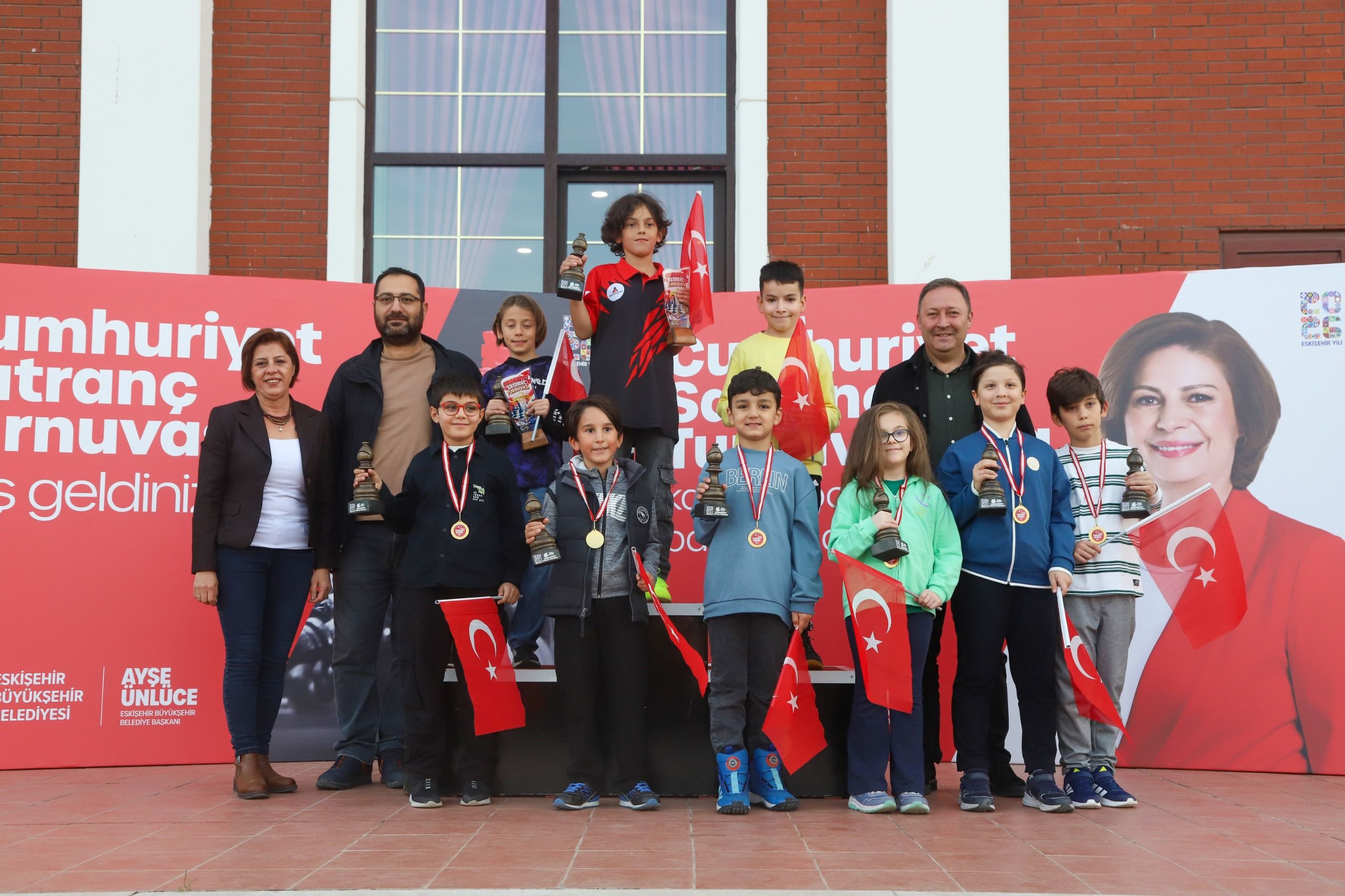 Cumhuri̇yet Coşkusu Satranç Tahtalarina Taşindi (14)