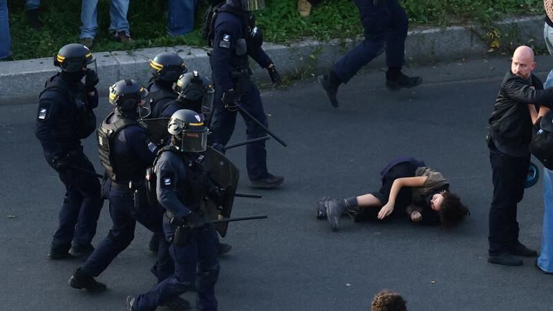 Fransa'da öğrenci protestoları büyüyor: Eğitim krizinde gerilim tırmandı