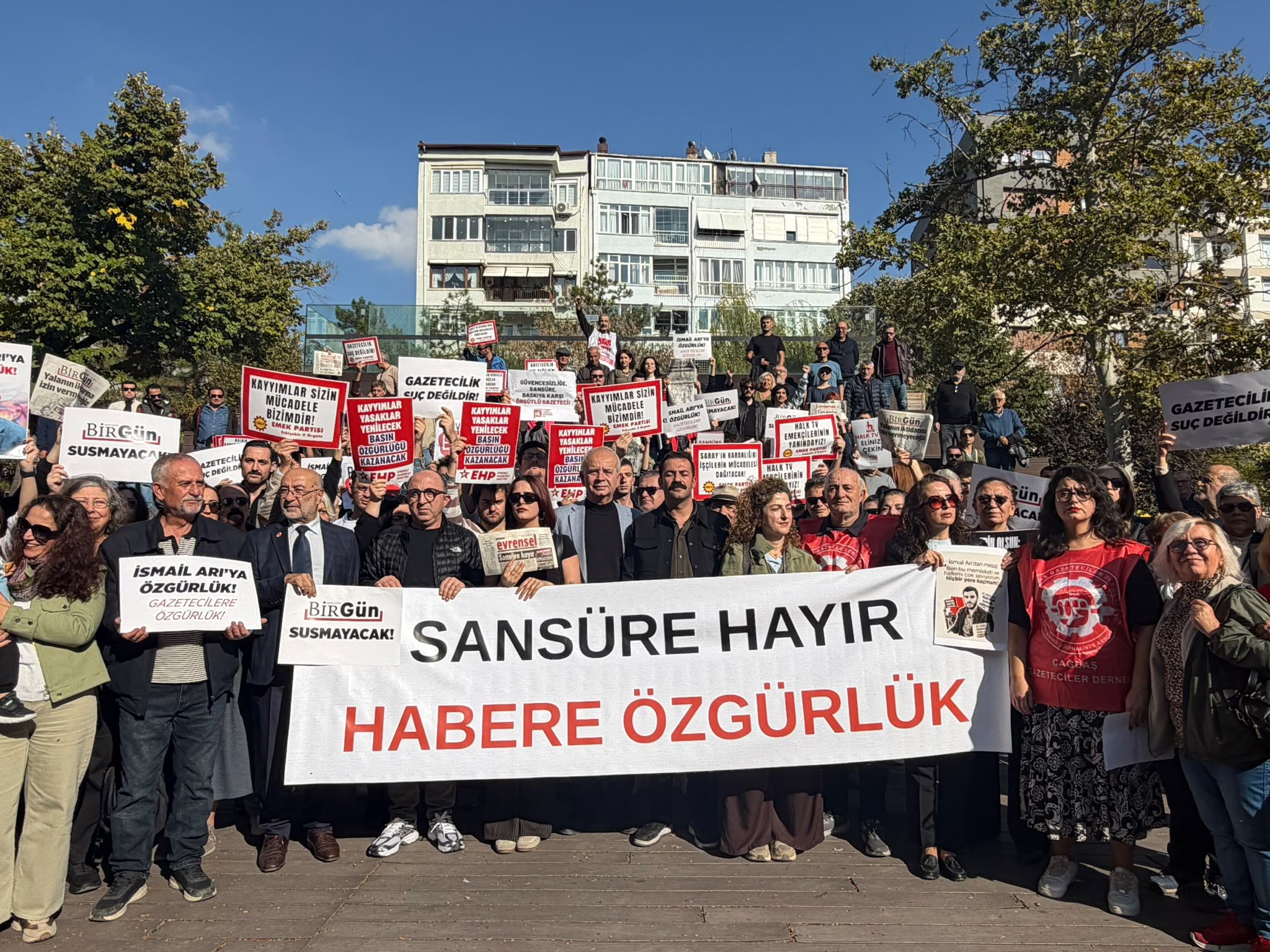 Eskişehir’de basın özgürlüğü için yürüyüş: “Gazetecilik suç değildir”