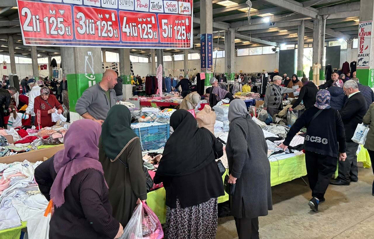 Tepebaşı’nda gece pazarı başladı: Gelecek yıl sebze ve meyve de eklenecek