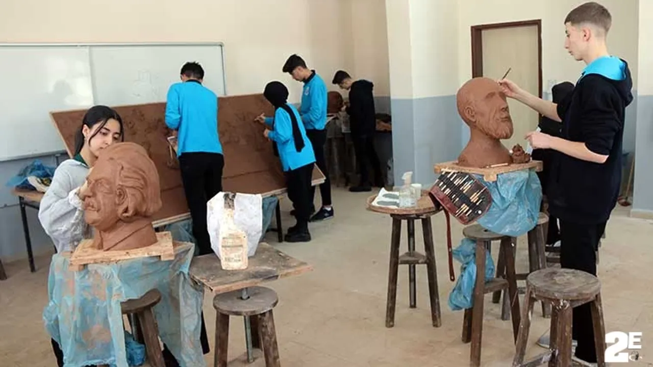 Bitlis'te geleceğin heykeltıraşları yetişiyor