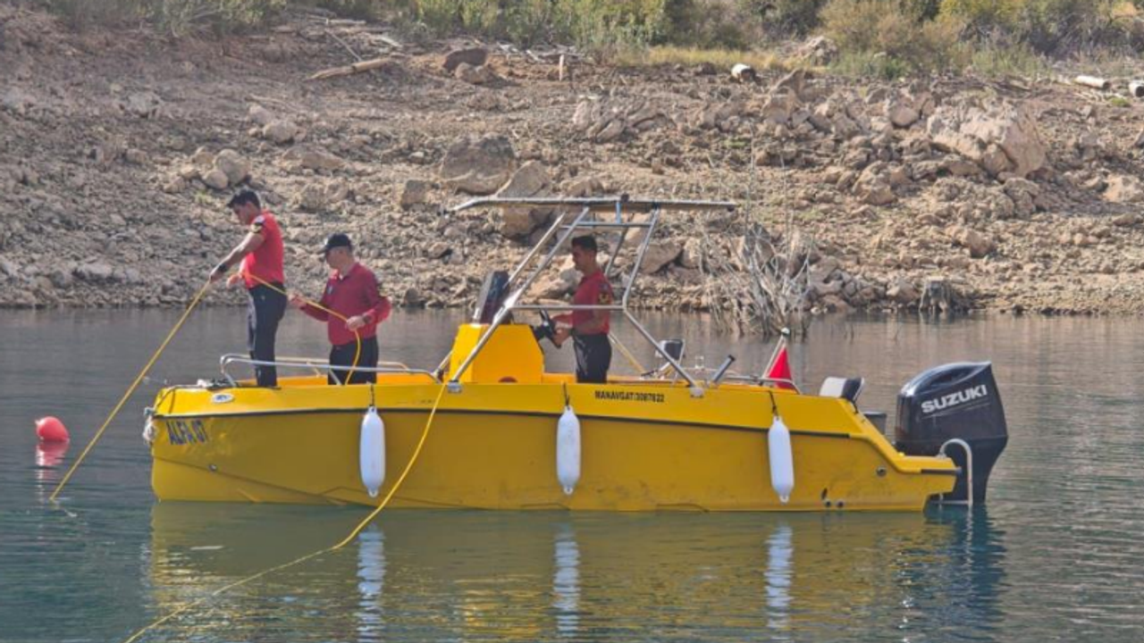 Baraj gölünde kaybolan İrlandalı turisti arama çalışmaları 4. gününde devam etti
