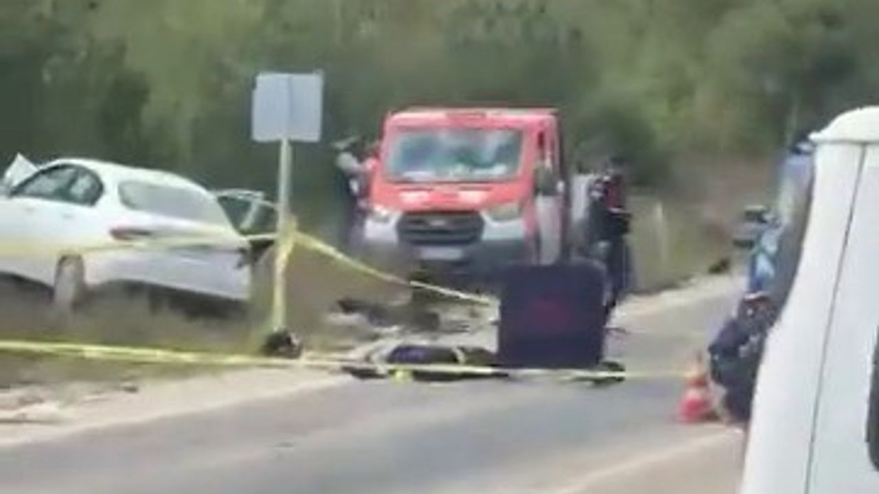Otomobil ile motosiklet kafa kafaya çarpıştı: 1 ölü, 1 yaralı