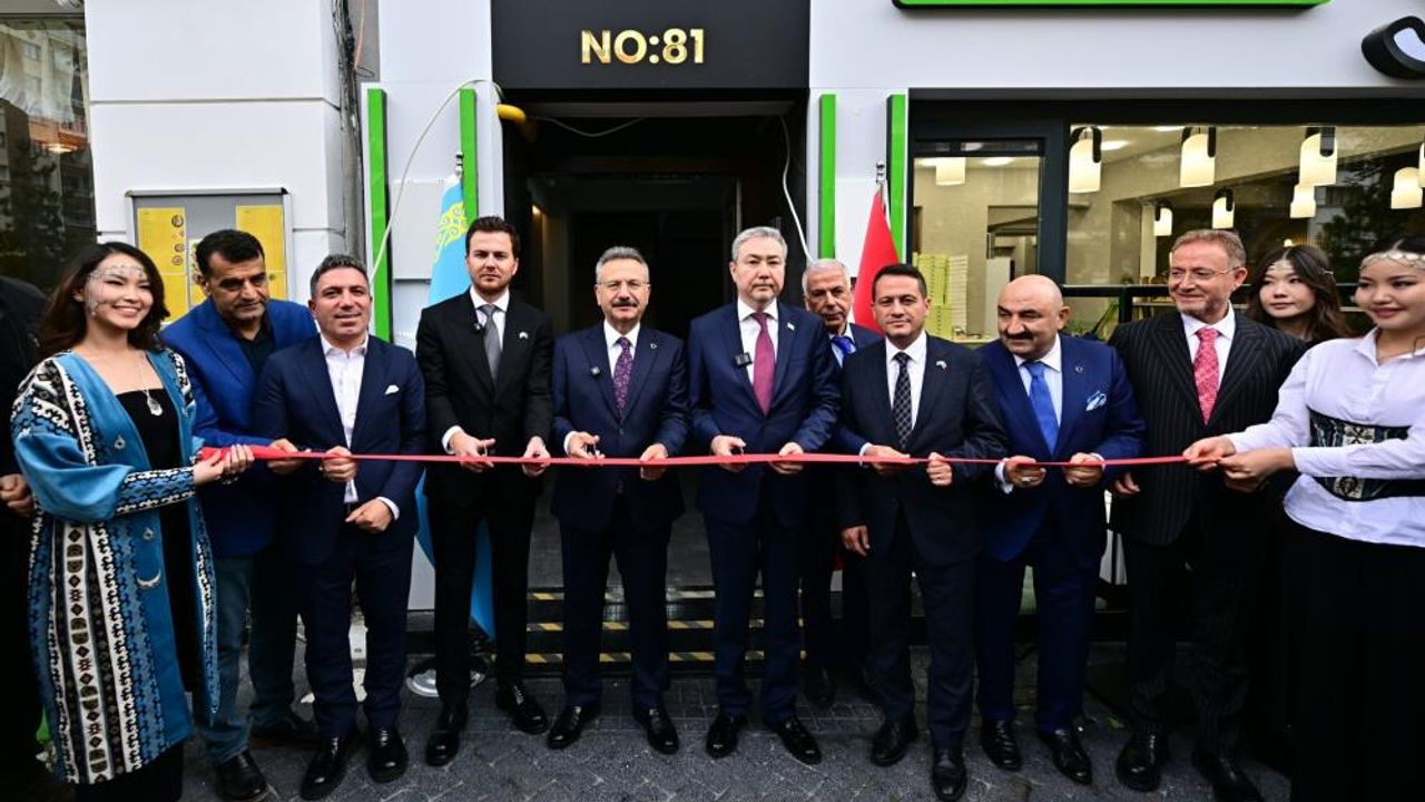 Eskişehir Valisi Hüseyin Aksoy, Kazakistan Fahri Konsolosluğu'nun açılış programına katıldı