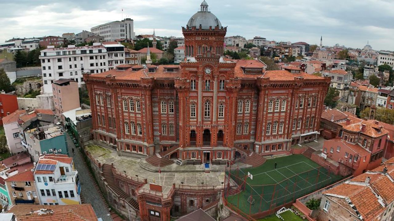 571 yıllık Fener Rum Okulu güçlendirme maliyetini karşılayamadı, yeni bina arıyor