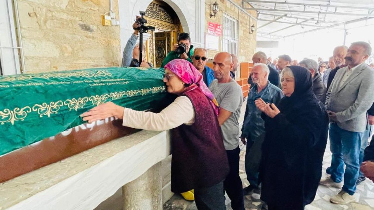 Foça'daki selde hayatını kaybeden yaşlı adam toprağa verildi