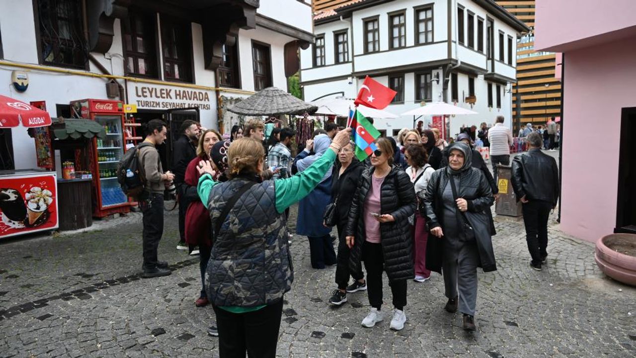 Azeri kadınlar Eskişehir'in kültürünü keşfetti