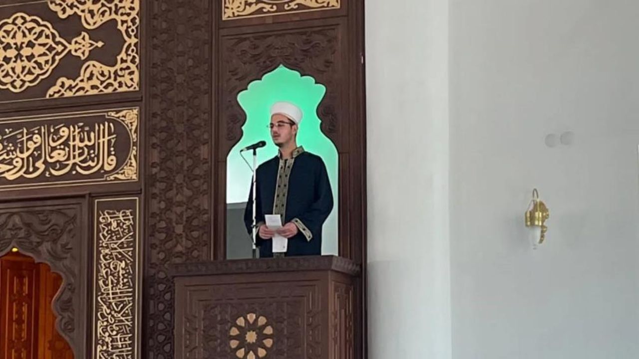 Eskişehir'de imam hatip lisesi öğrencileri mihraba geçti
