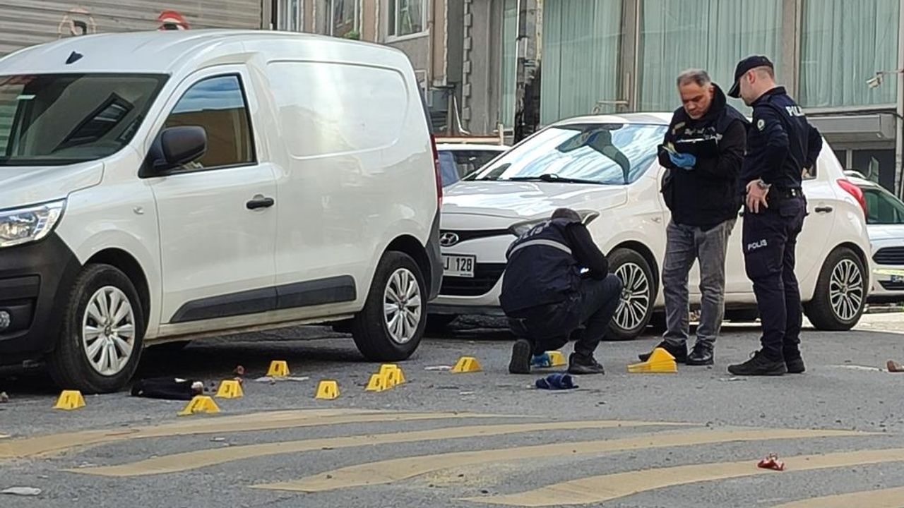 Sokak ortasında cinayet: 15 el ateş ederek kaçtı