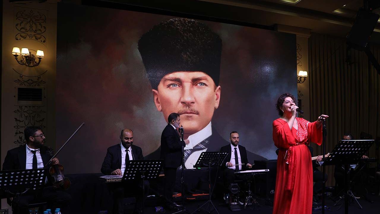 Cumhuriyetin 102'inci yılı Büyükçekmece'de coşkuyla kutlandı