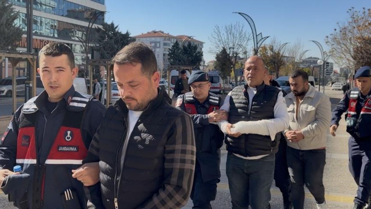 Polise yumruklu saldırıda 3 şahıs tutuklandı