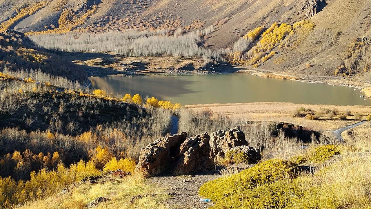Nemrut Kalderası sezonun son ziyaretçilerini ağırlıyor