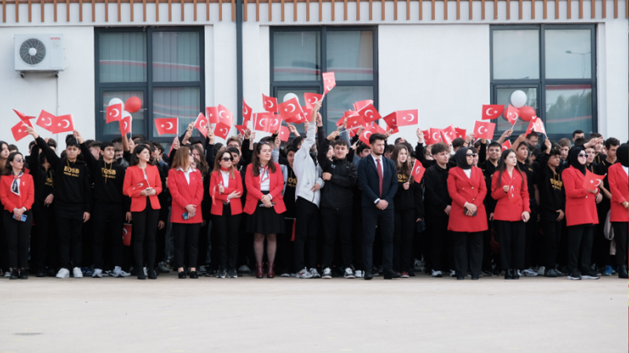 Eskişehir'de 29 Ekim coşkusu: “Cumhuriyetle Büyüdük”