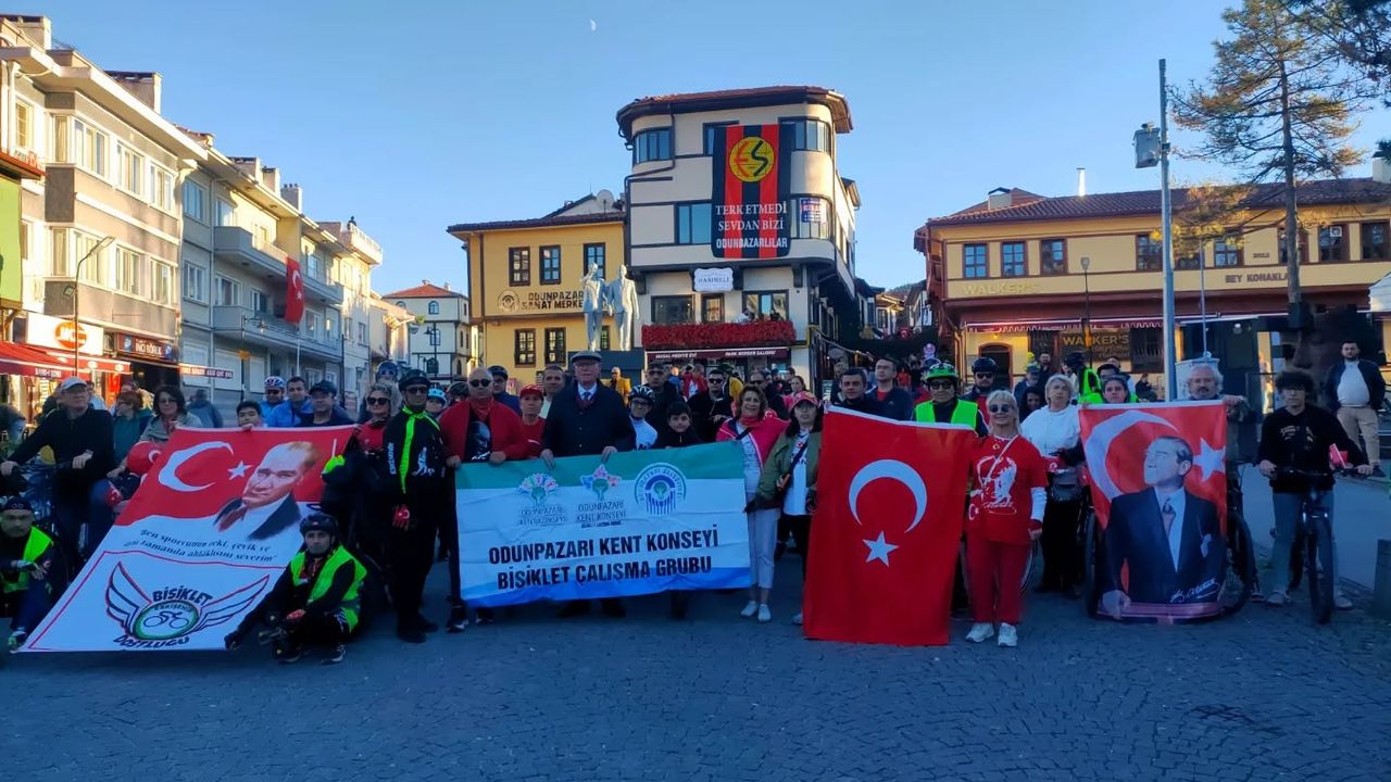 Odunpazarı’nda Cumhuriyet Coşkusu motosiklet ve bisiklet turlarıyla kutlandı