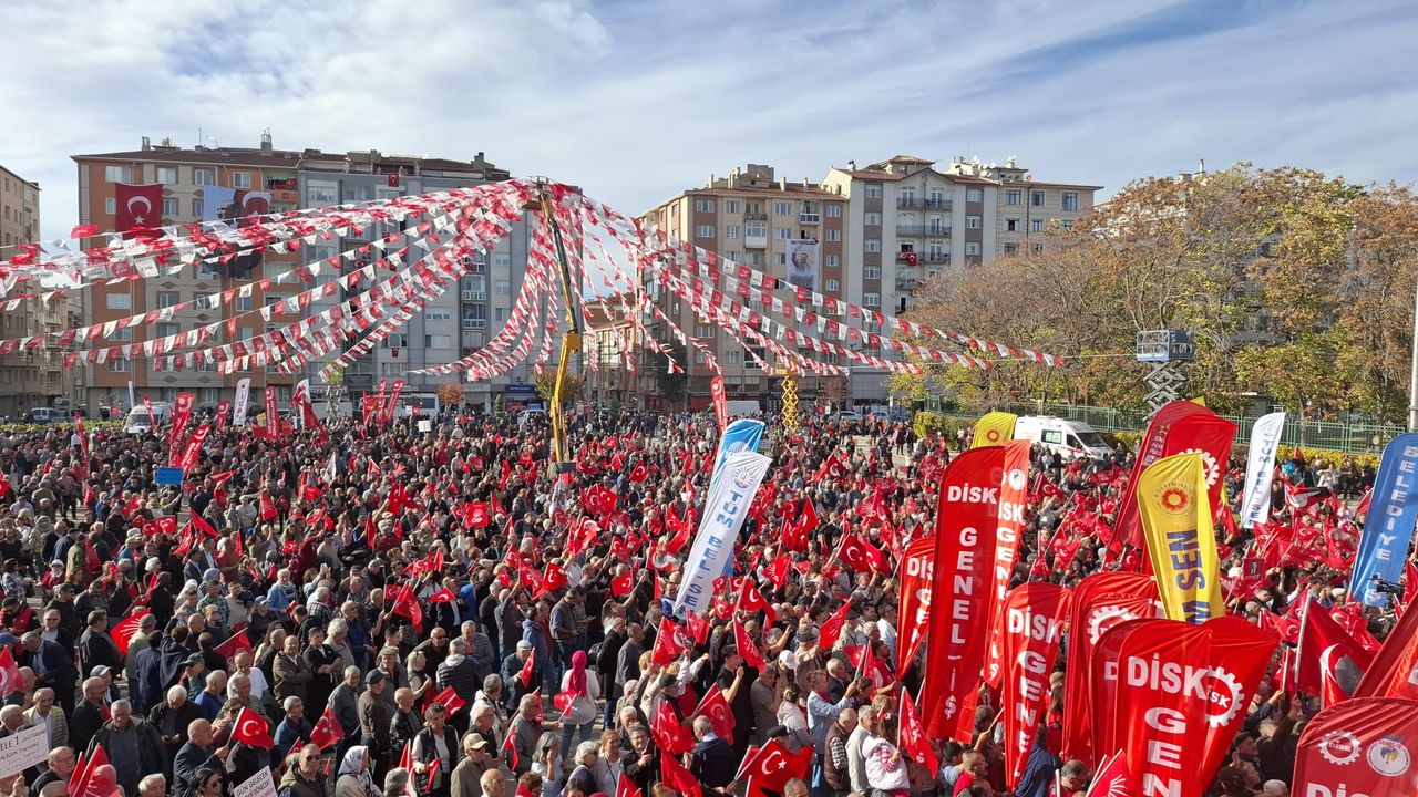 Eskişehir’de binlerce kişi miting alanını doldurdu