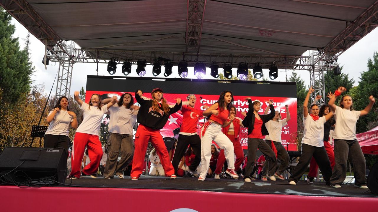 Eskişehirliler Kentpark’ta Cumhuriyet coşkusunu doyasıya yaşadı