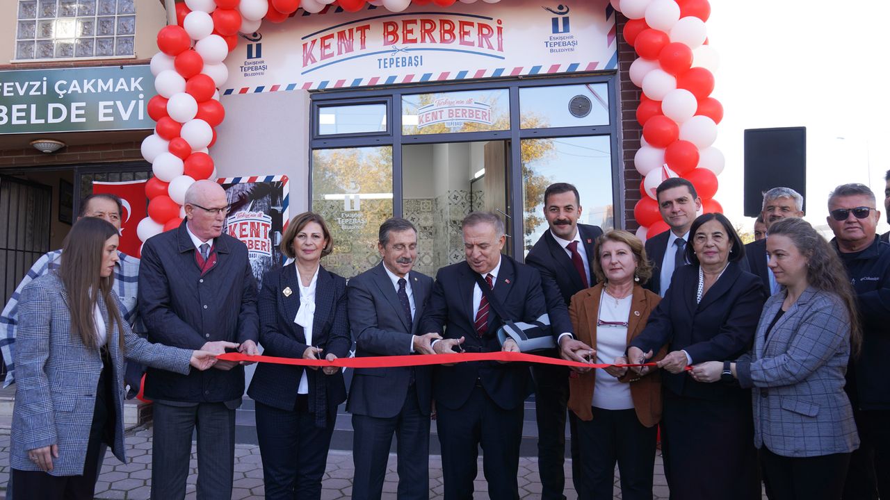 Eskişehir'de Türkiye'nin ilk Kent Berberi açıldı