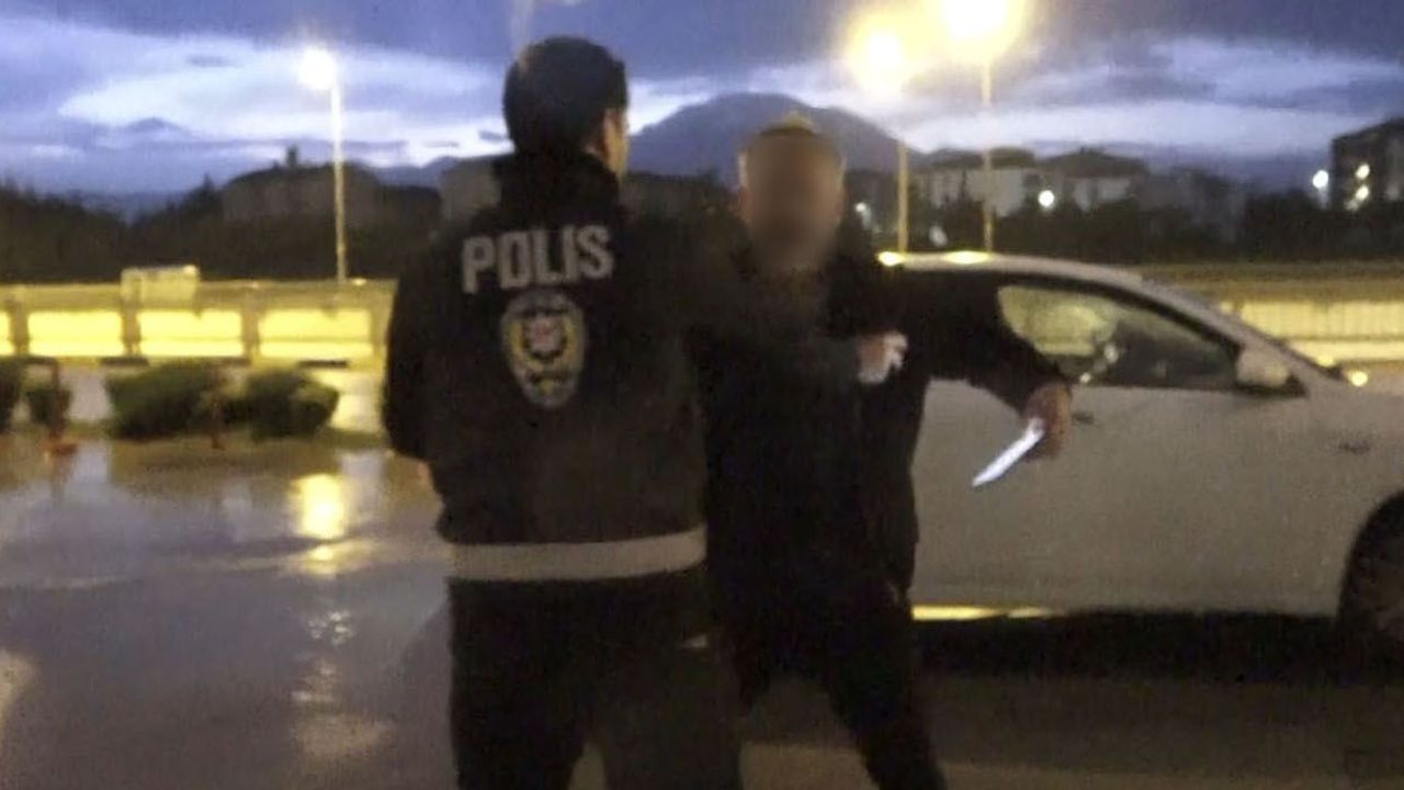 Sürücü alkollü çıktı, yolcu gazetecilere saldırdı