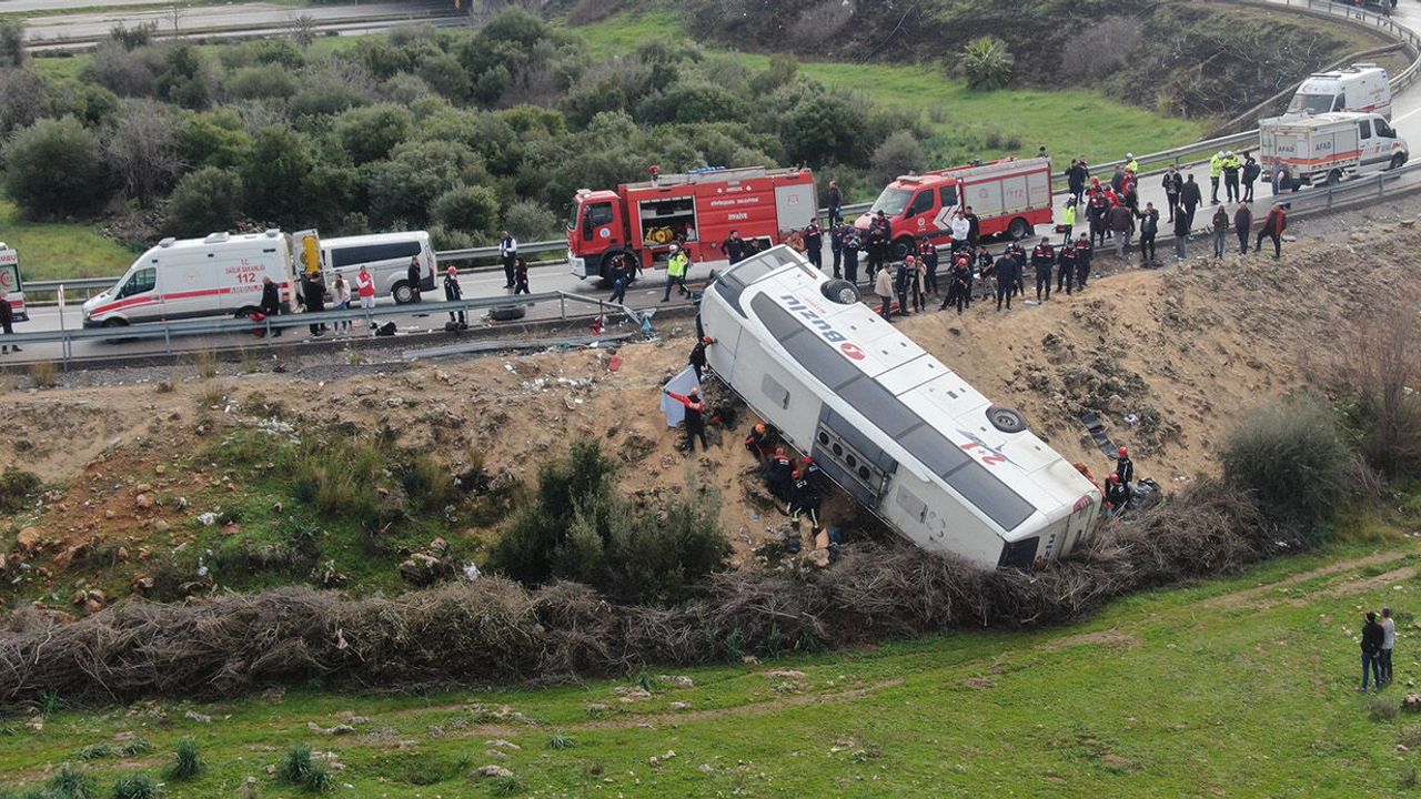 Antalya’da 10 kişinin hayatını kaybettiği otobüs kazasında b