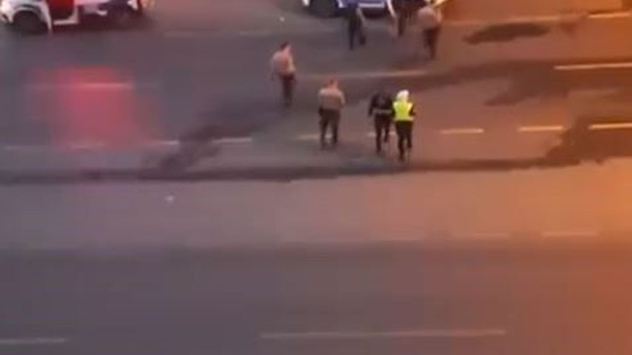 Bir işletmeyi kurşunlayan motosikletliler suçüstü yakalandı