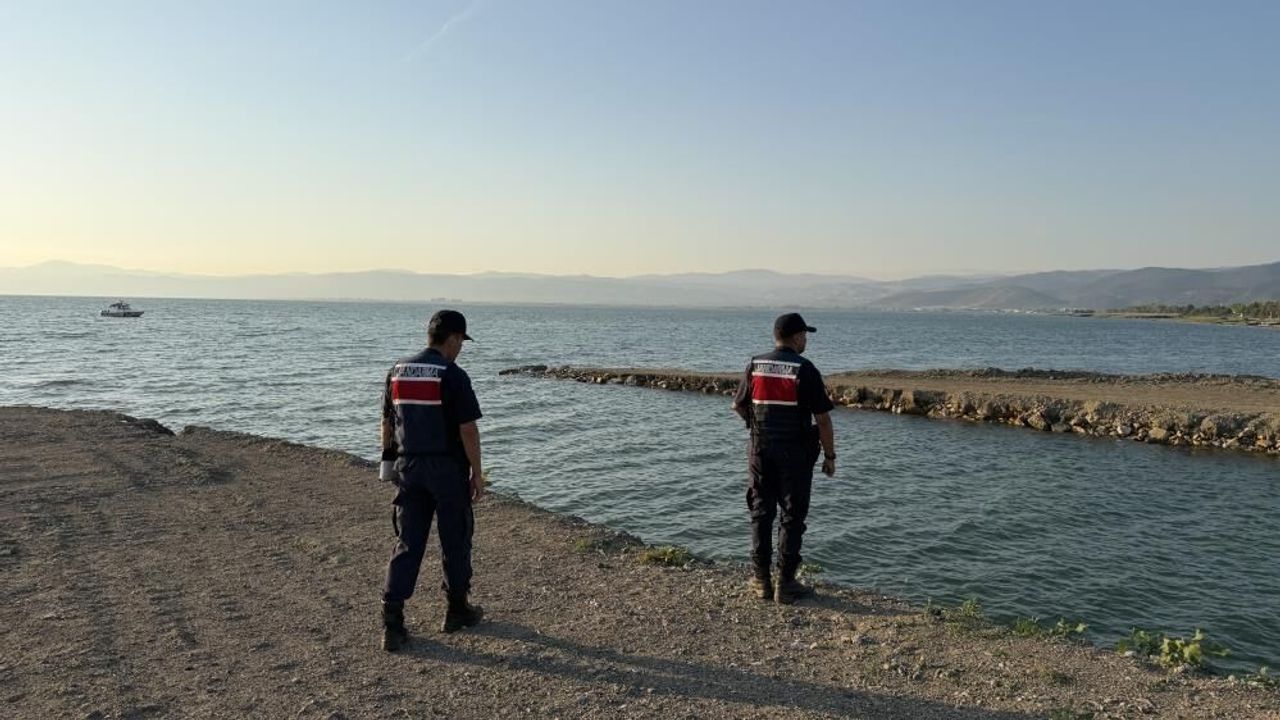 Eskişehir'den tatil için İznik'e gitti: Oğlunu kurtarmak ist